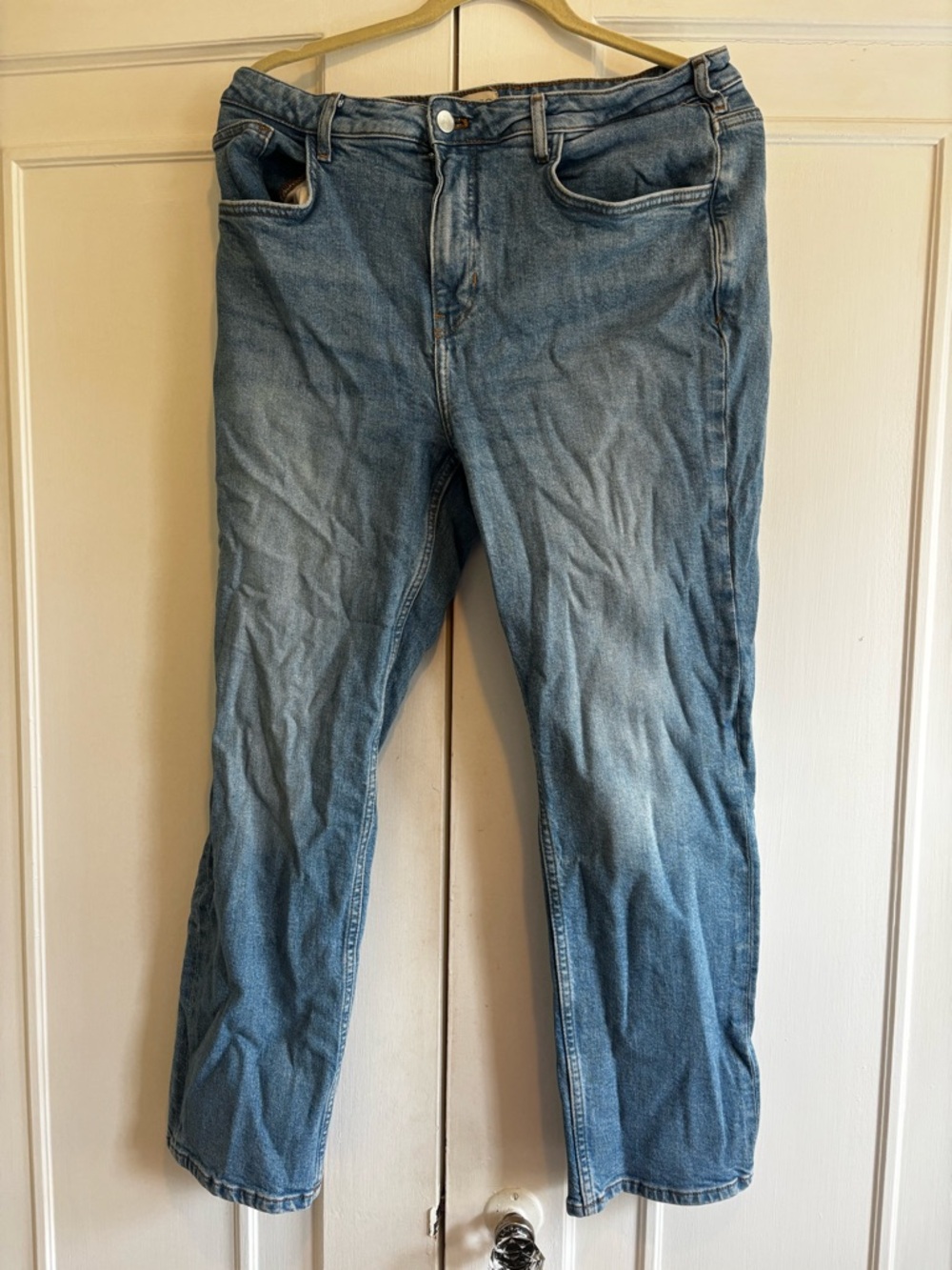 Pilcro Classic Light Wash Cropped Jeans